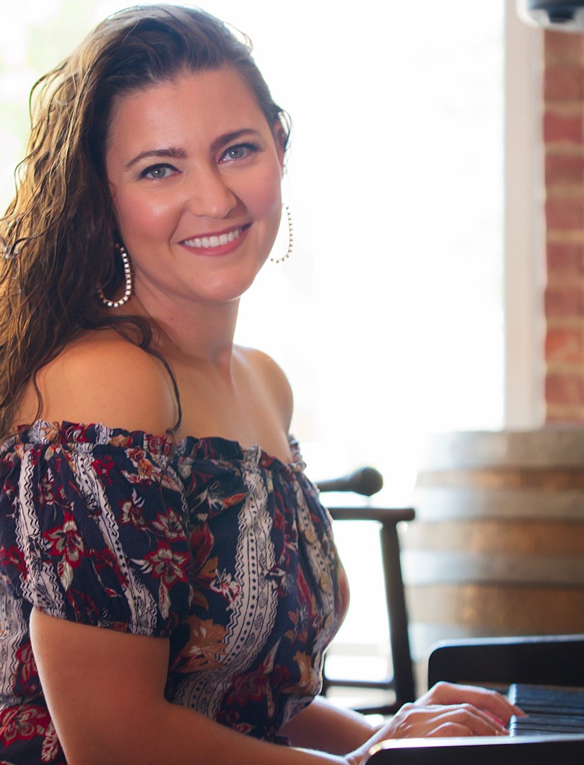 Jennifer Pisarcik of Mineola has made a career of singing and songwriting.